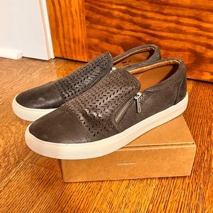 Womens Slip on Double Zipper Shoes